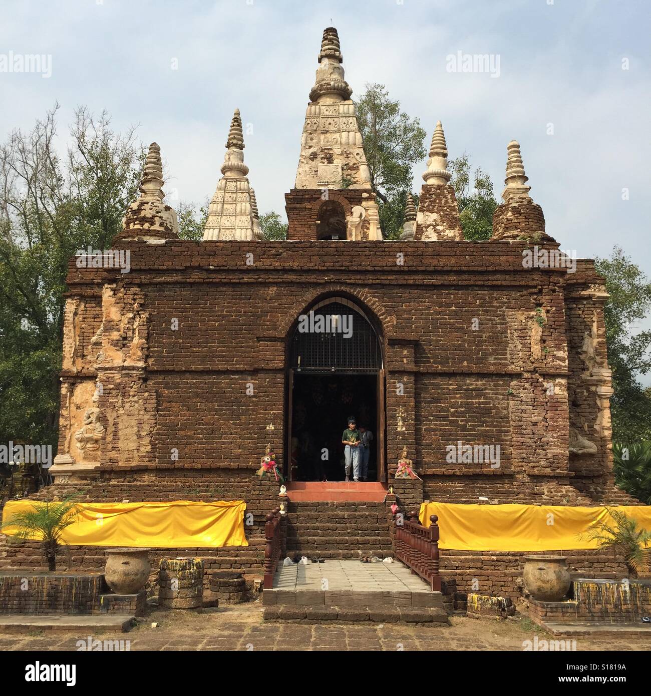 Il Wat Jed Yod è un attraente Lanna era complesso tempio nella periferia della città di Chiang Mai che contiene alcuni molto esclusiva architettura, Thailandia Foto Stock