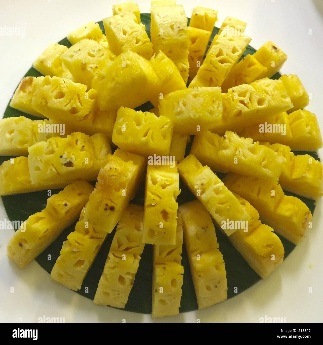 Una piastra di Thai dolce ananas, Bangkok, Thailandia Foto Stock