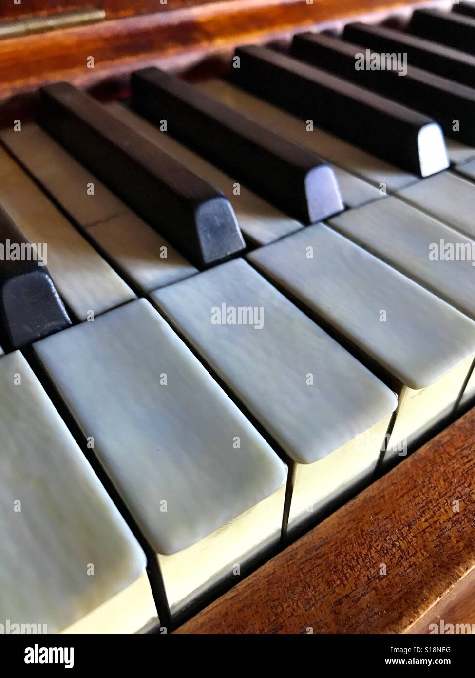 Vecchio avorio tasti di pianoforte Foto Stock