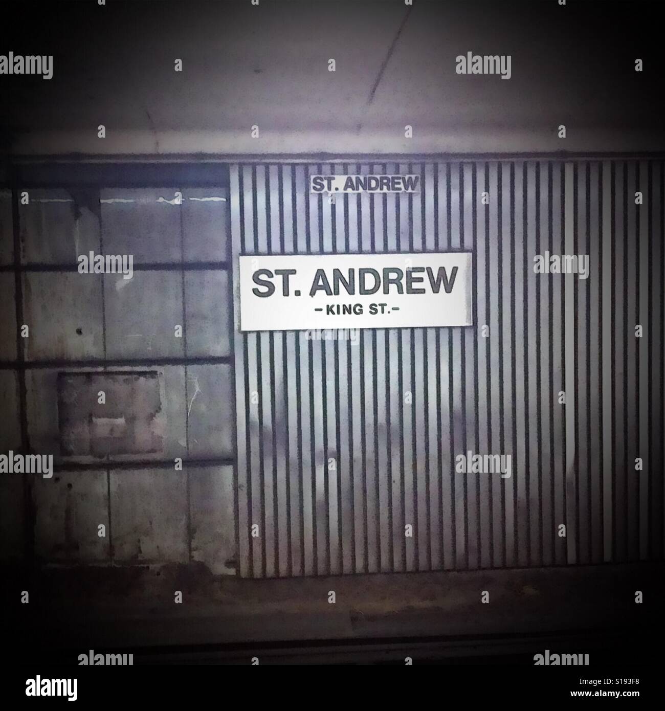 La stazione della metropolitana di Toronto St.Andrew Foto Stock