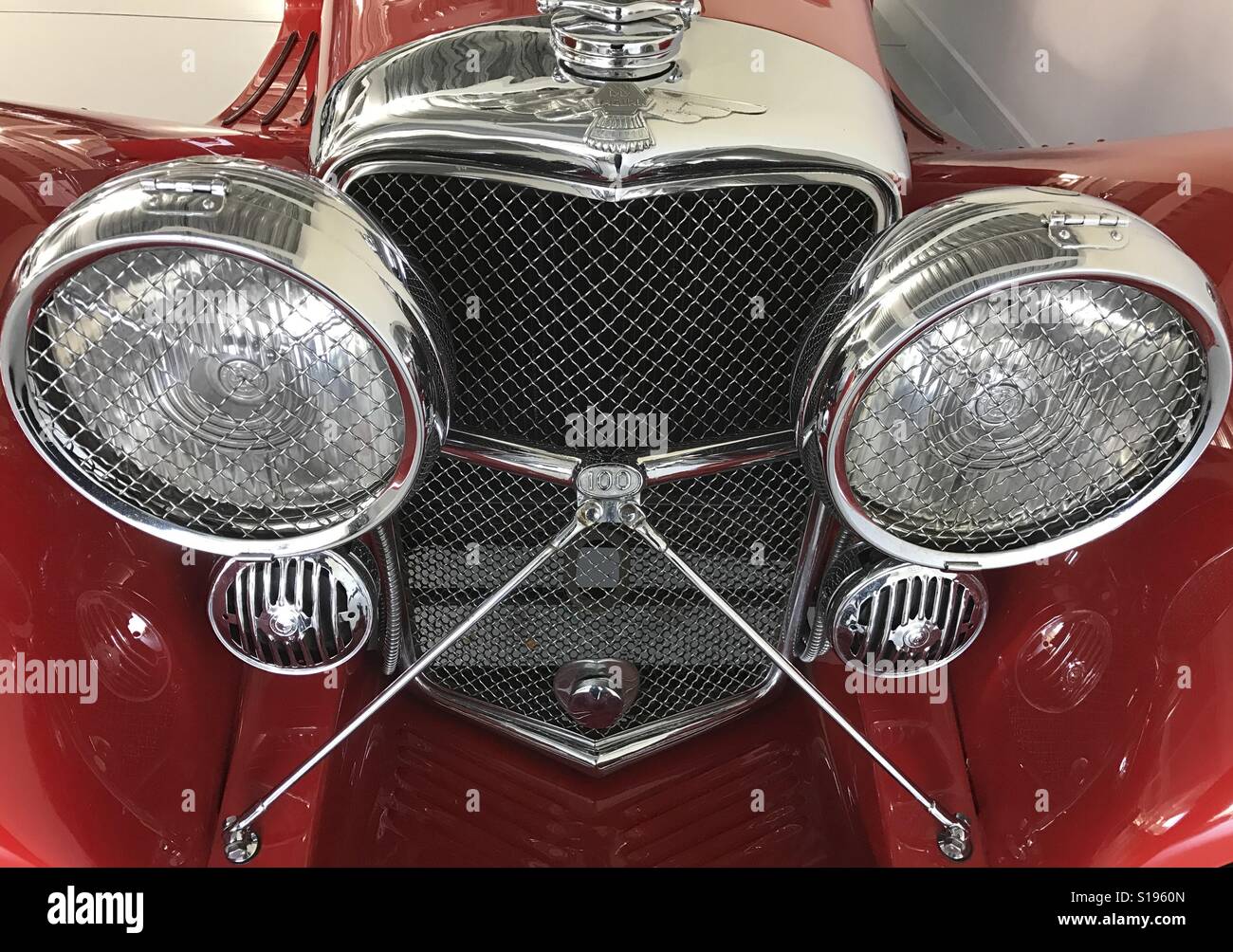 1938 SS Jaguar 100 - Immagine stock catturata con smartphone