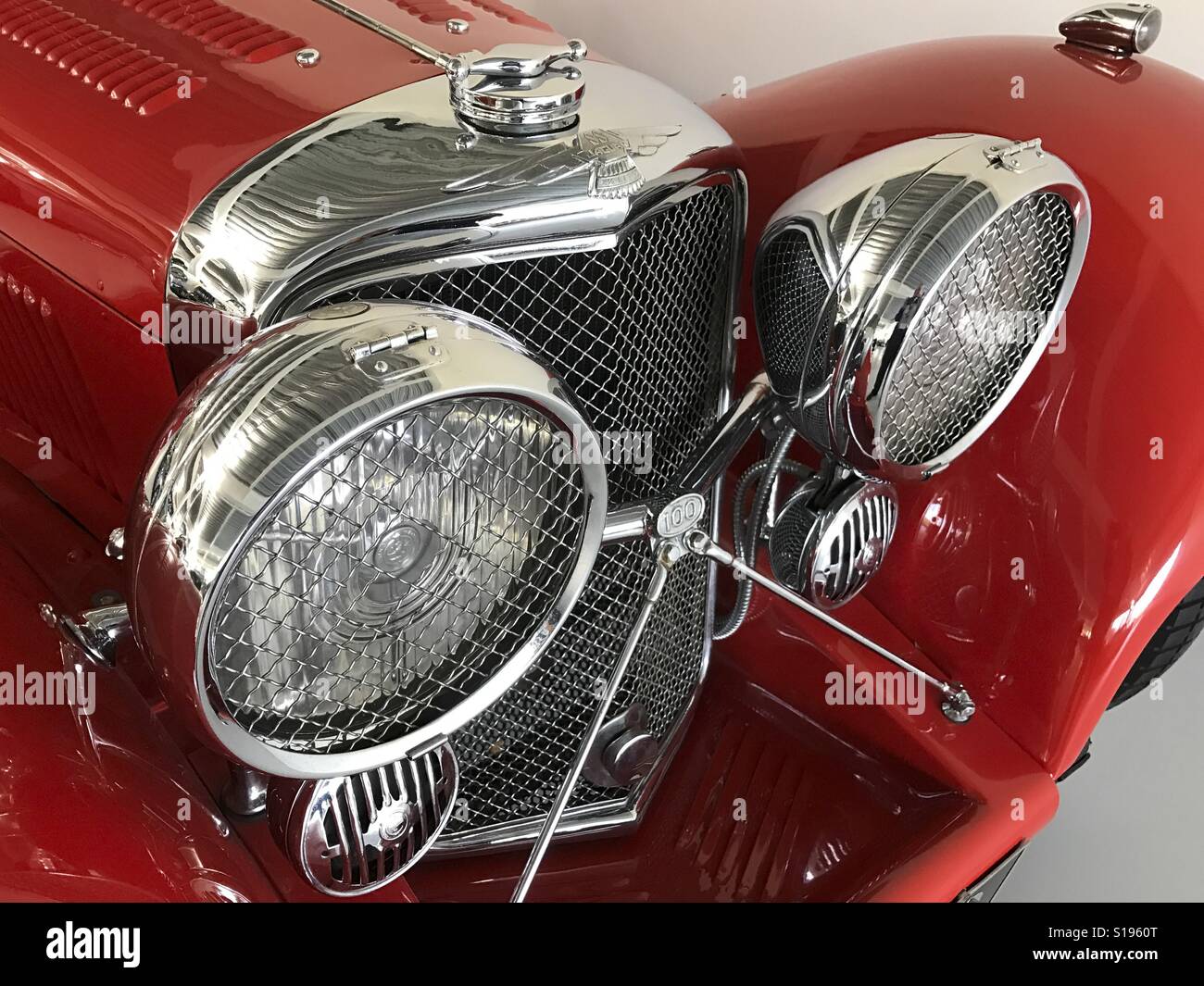 1938 SS Jaguar 100 - Immagine stock catturata con smartphone