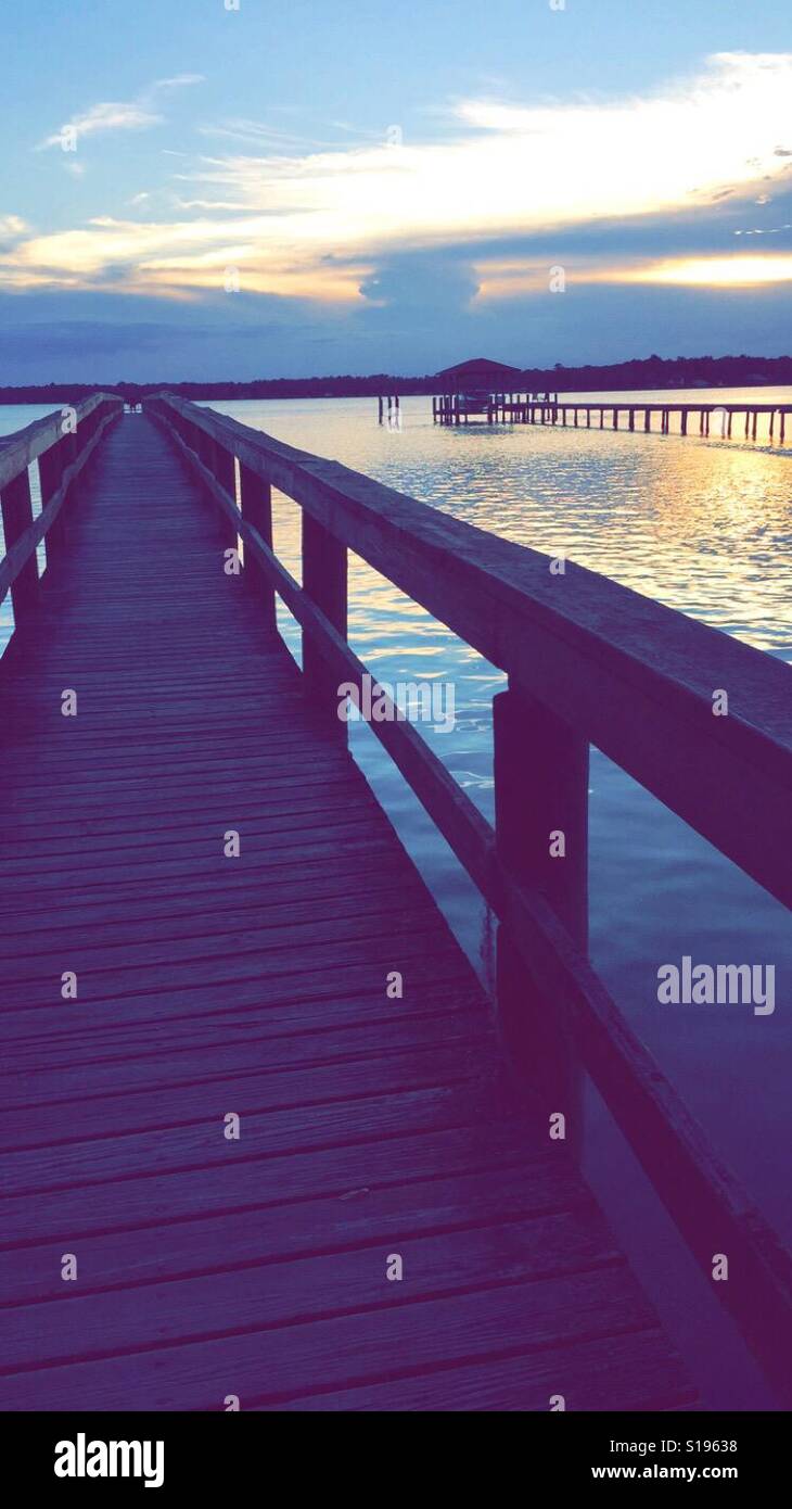 Il sole che tramonta in Florida... "Solo un altro giorno in paradiso". Foto Stock