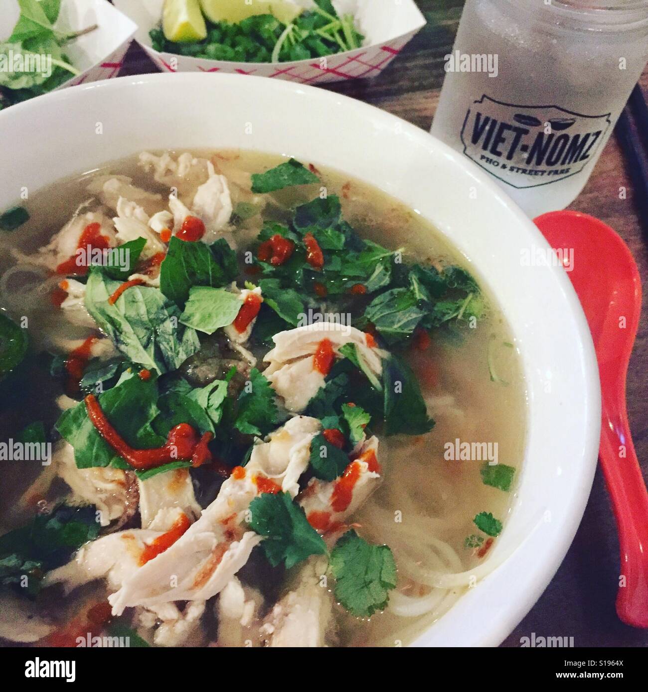 Pollo pho, un comune piatto vietnamita Foto Stock