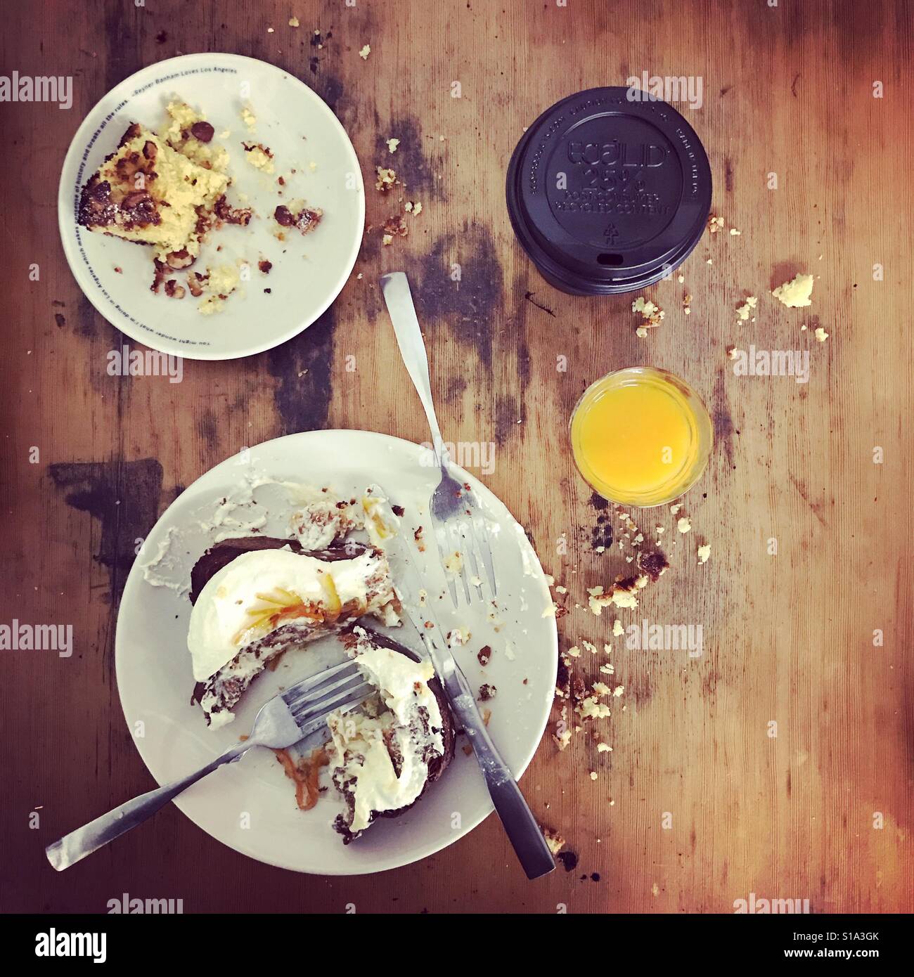 Resti di dolci e delizie. - Immagine stock catturata con smartphone