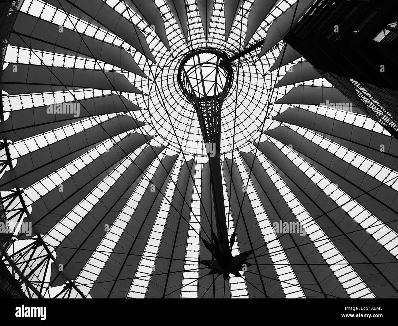 Il tetto del Sony Centre di Berlino Foto Stock