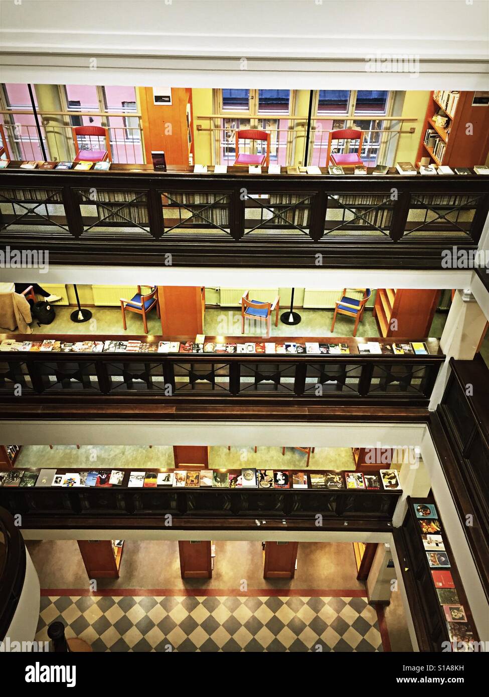 Biblioteca presso la strada Rikhardinkatu di Helsinki Foto Stock