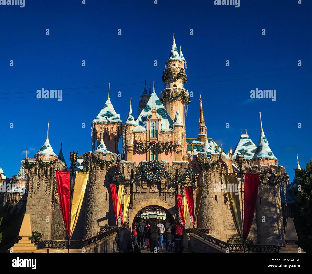 Disneyland la Bella Addormentata di castello durante la stagione invernale di Anaheim, in California Foto Stock