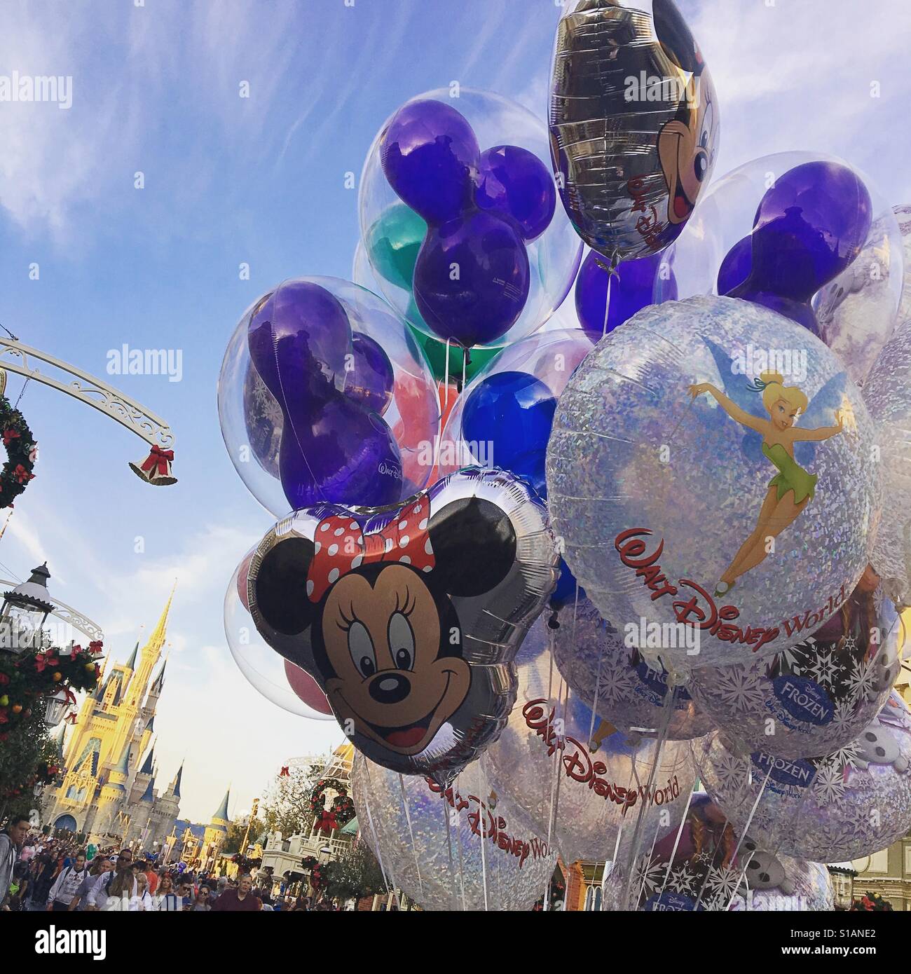 Palloncini in Regno Magico di Disney World, a Orlando, Florida - Immagine stock catturata con smartphone