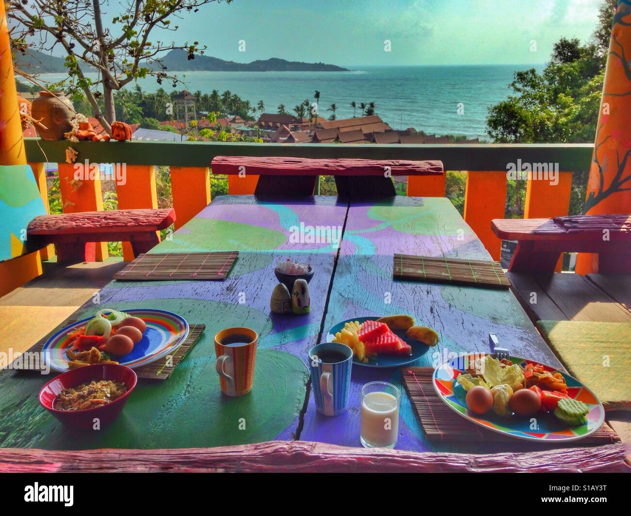 La prima colazione con vista oceano Foto Stock