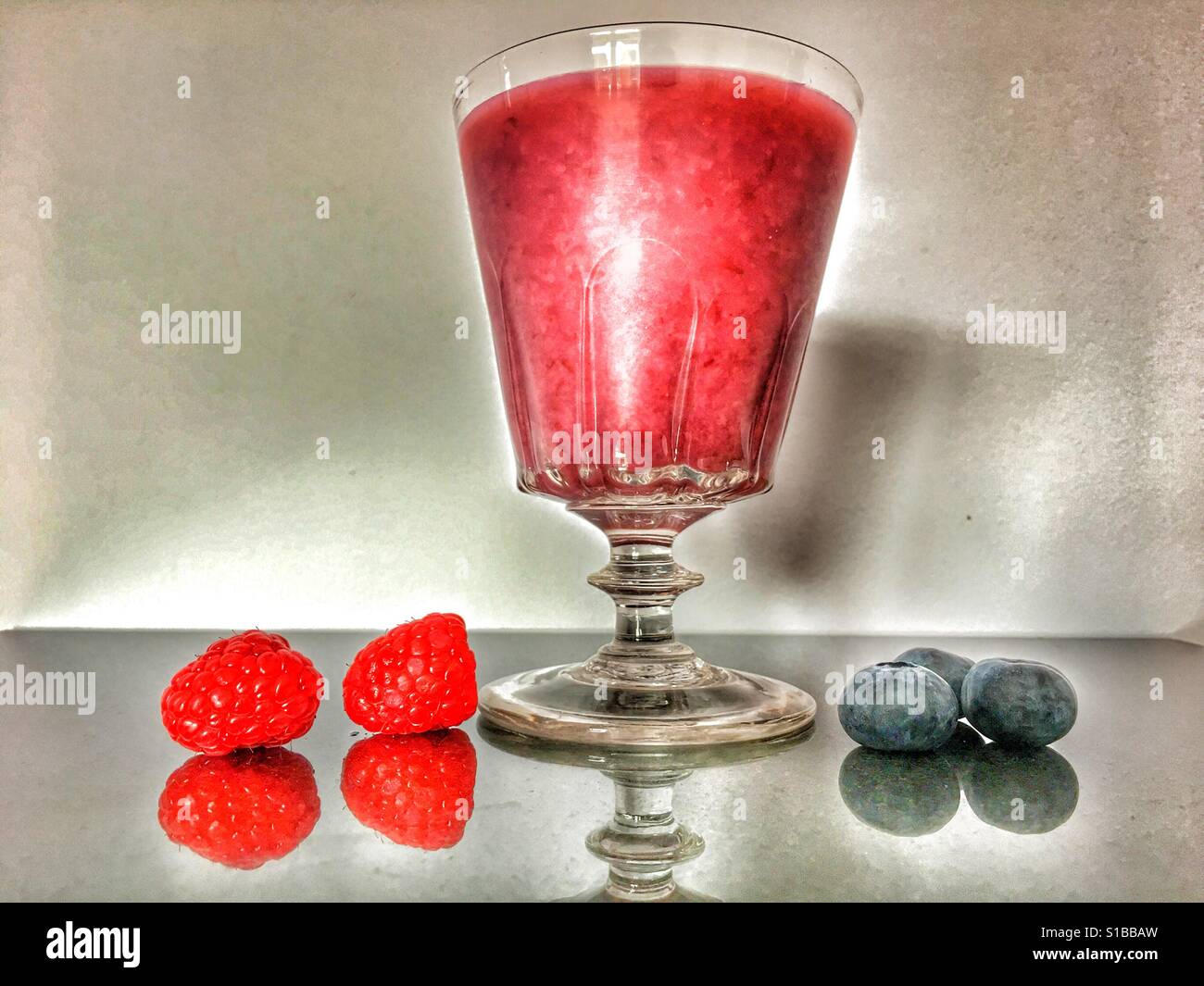 Cocktail di frutta - Immagine stock catturata con smartphone