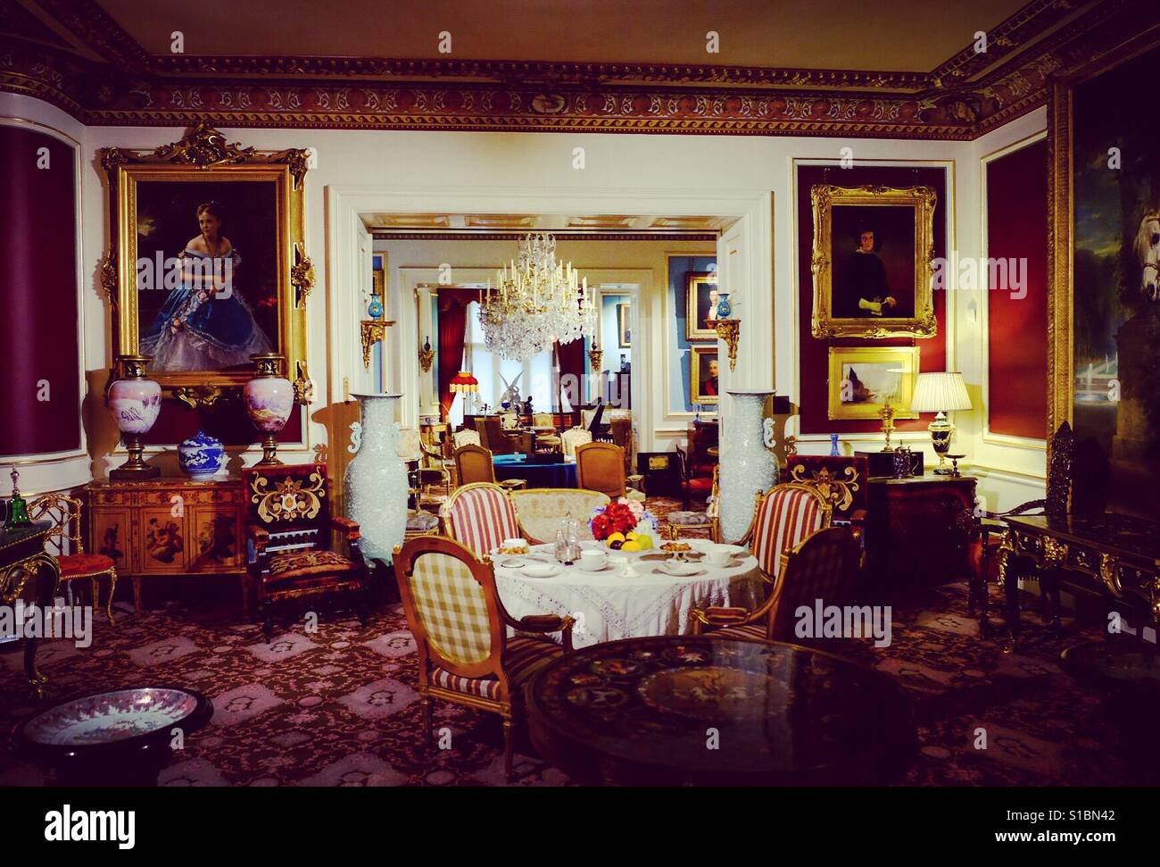 All'interno di Cliffe Castle Museum, Bradford, West Yorkshire. Foto Stock