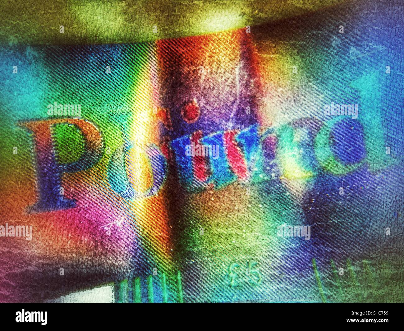 Inglese £5 pound banconota, macro sull'ologramma - Immagine stock catturata con smartphone