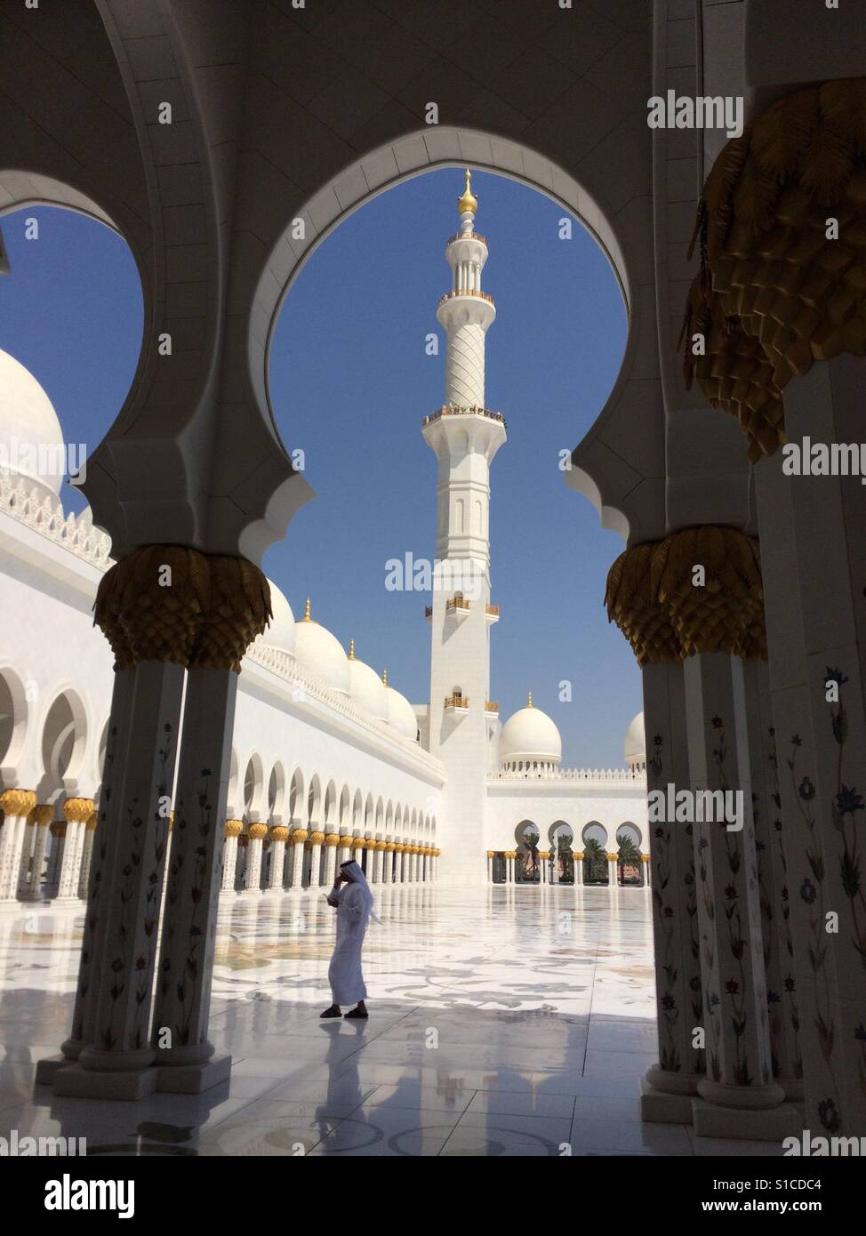 Sheikh Zayed grande Moschea di Abu Dhabi, Emirati Arabi Uniti - Immagine stock catturata con smartphone