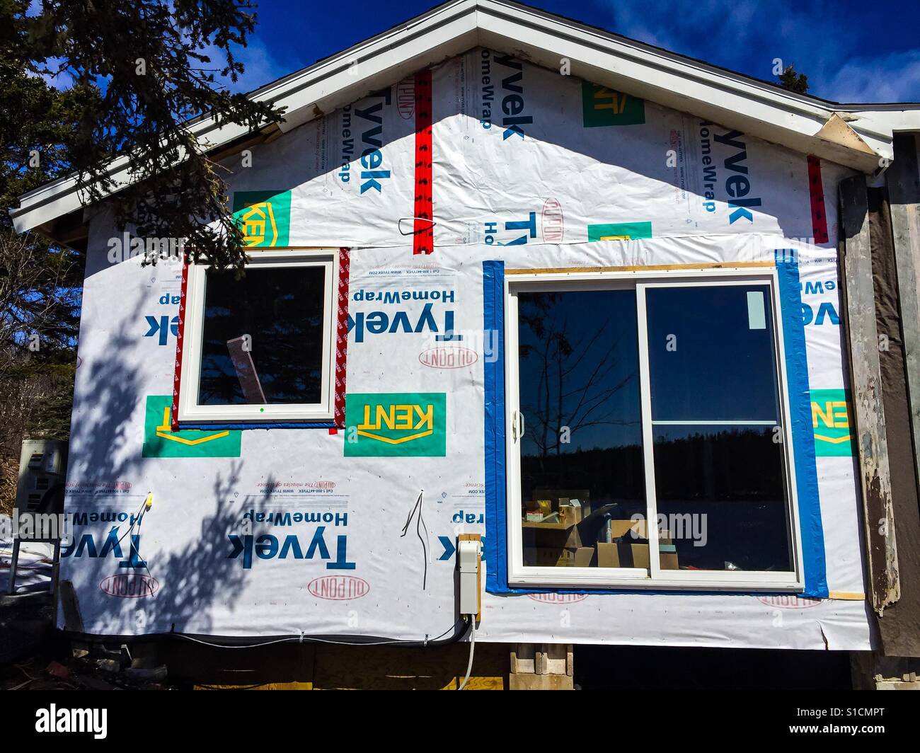 Isolamento esterno. Retrofit. Costruisci meglio. In costruzione. Canada. Foto Stock