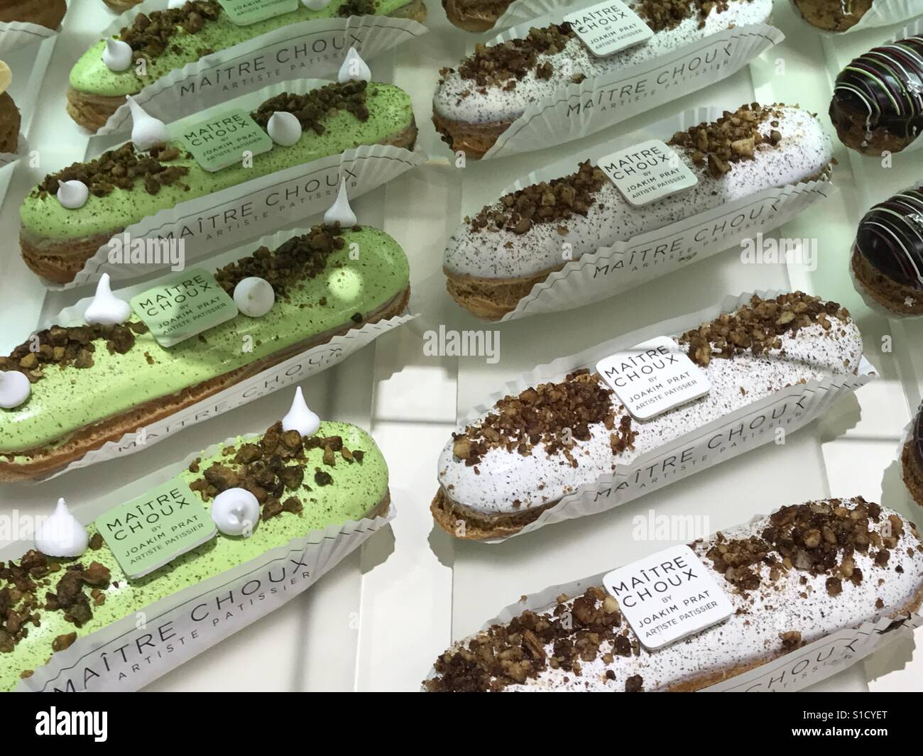 Torte per la vendita in Fortnum e Mason Foto Stock
