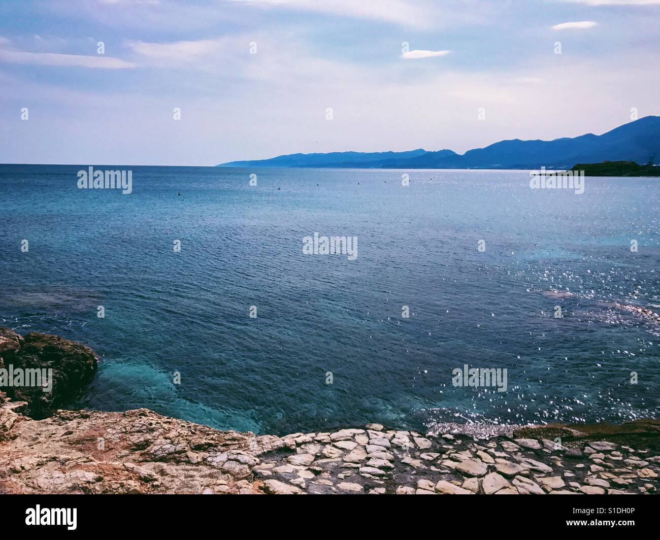 Veduta sul mare e sulle montagne di Creta Foto Stock