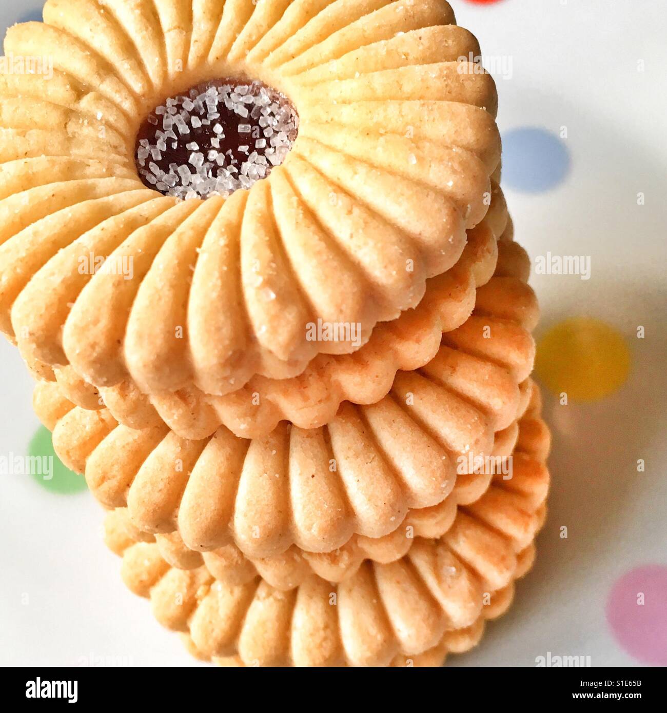 Pila di marmellata e crema biscotti - Immagine stock catturata con smartphone