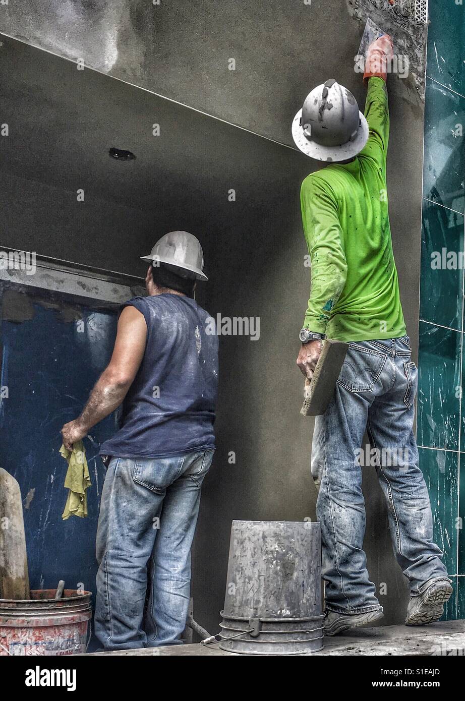 Lavoratori edili - Immagine stock catturata con smartphone