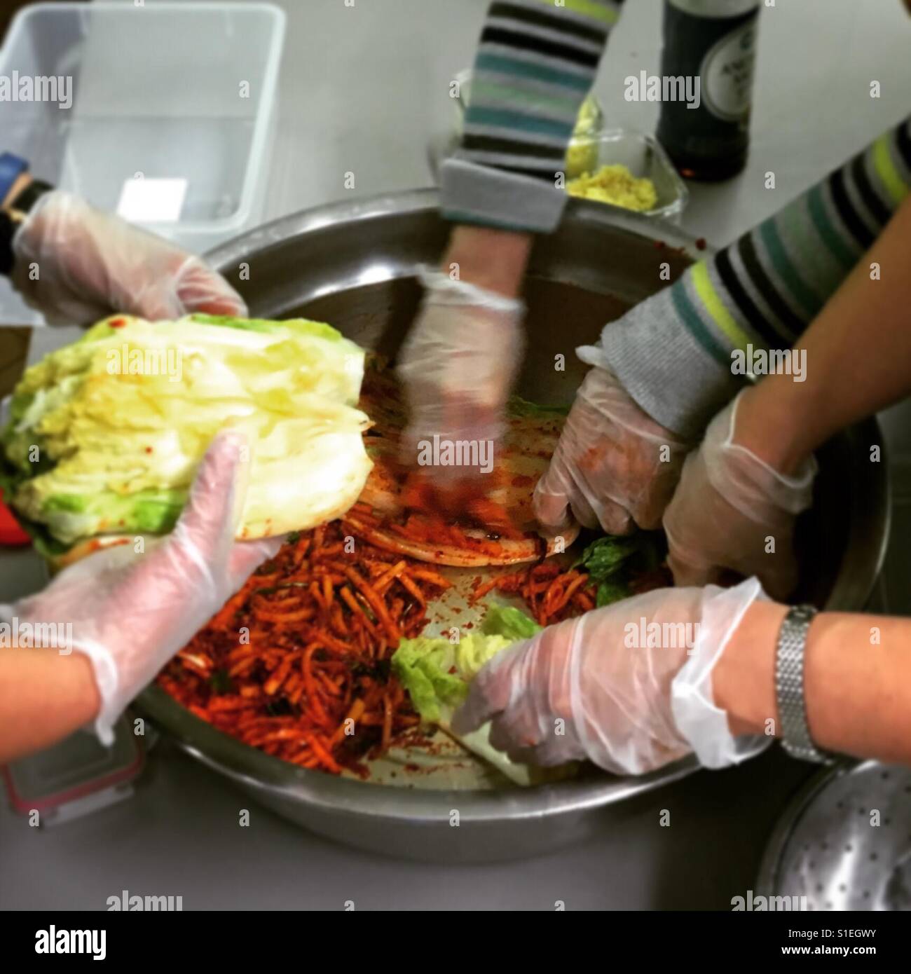 Fare il Kimchi - Immagine stock catturata con smartphone
