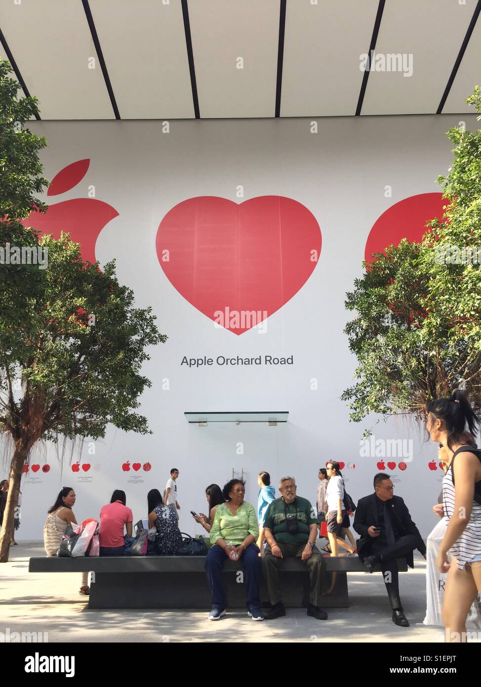Apple prima dell'apertura del negozio in Orchard Road, Singapore premier quartiere dello shopping Foto Stock