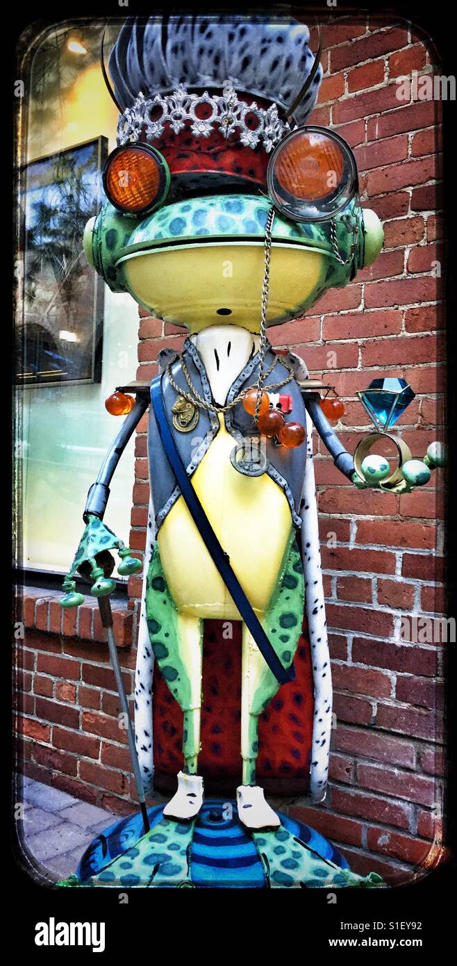 Scultura colorata di una rana. Foto Stock