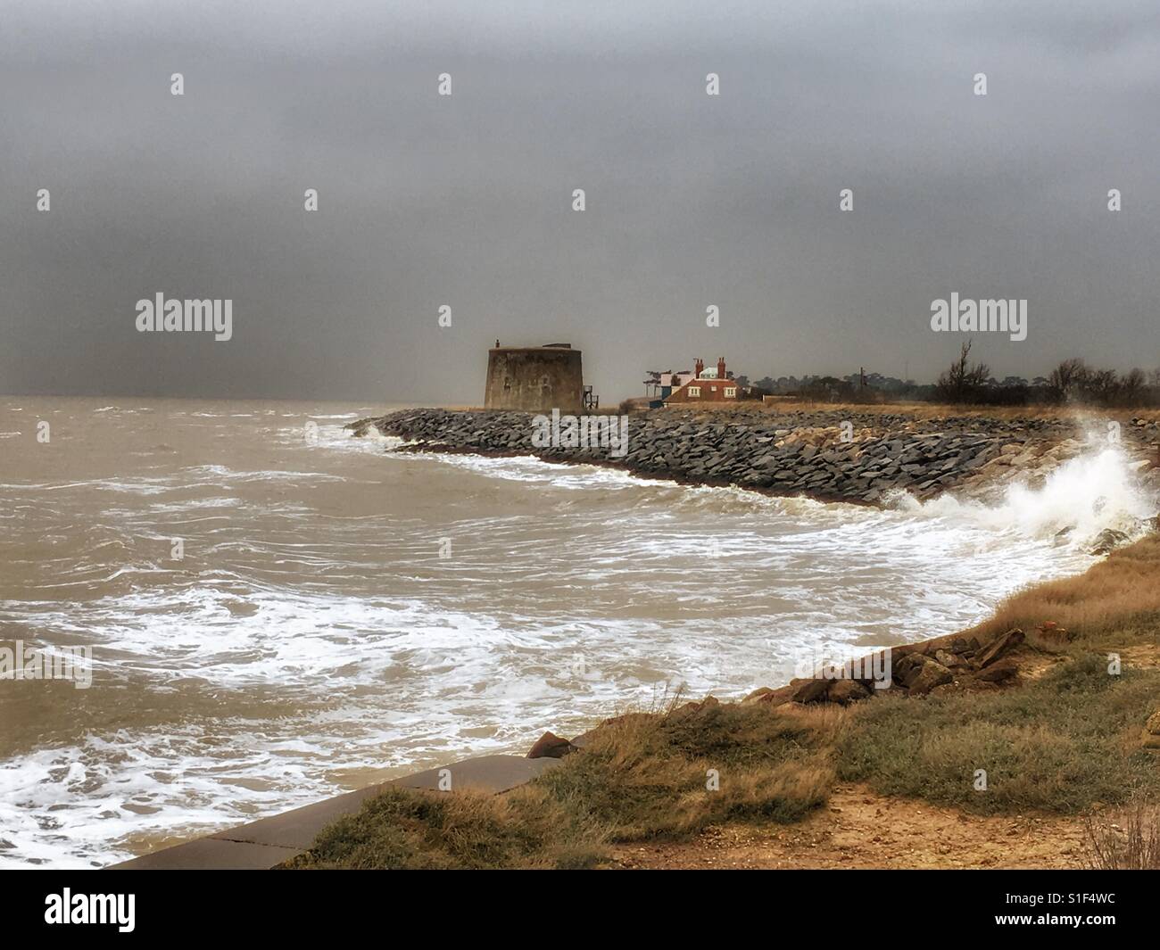Mare mosso East Lane Bawdsey Suffolk REGNO UNITO - Immagine stock catturata con smartphone