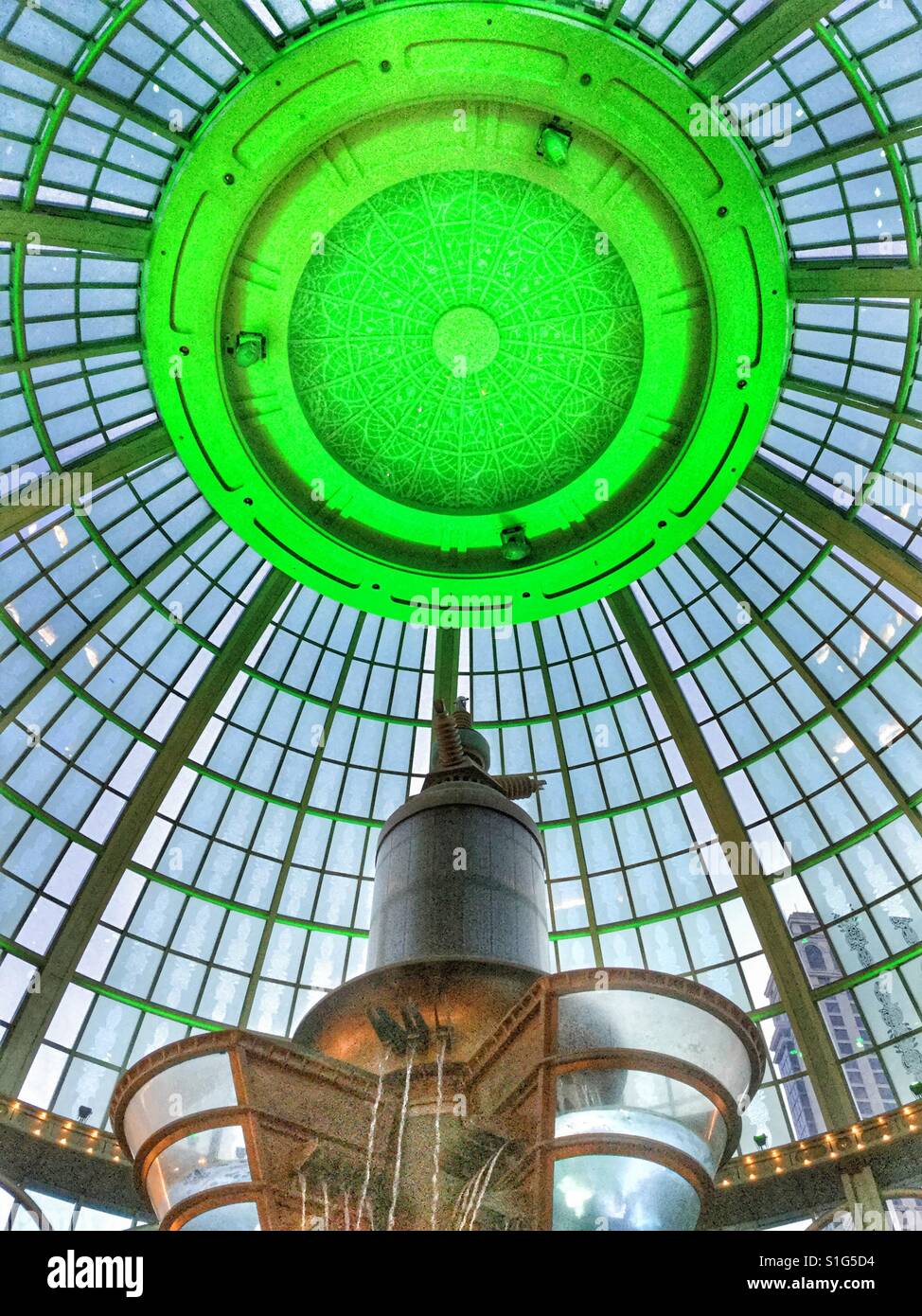 Il Neon verde del soffitto. Foto Stock