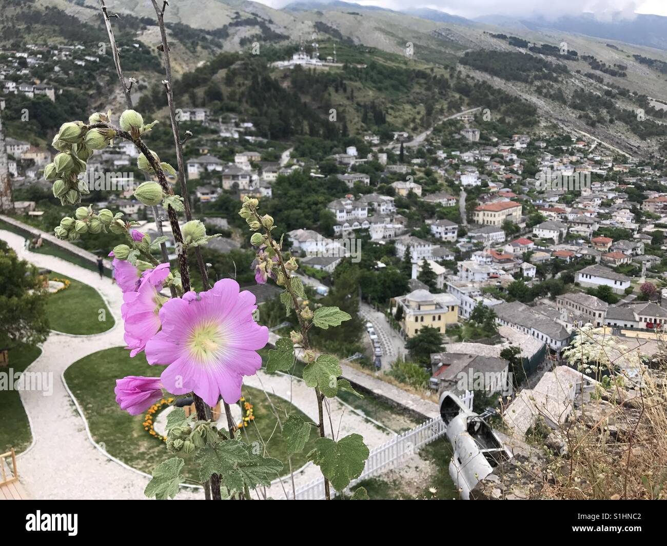 Paesaggio di Gjirokastër dalla rocca Foto Stock