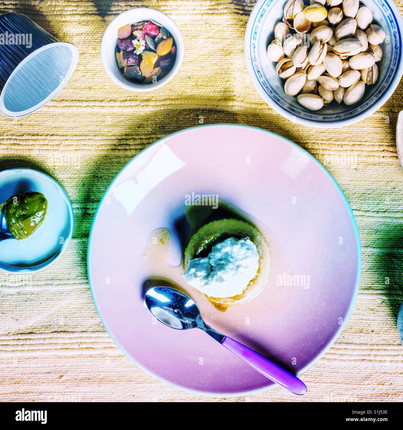 Il dessert ,dolce torta con crema Foto Stock