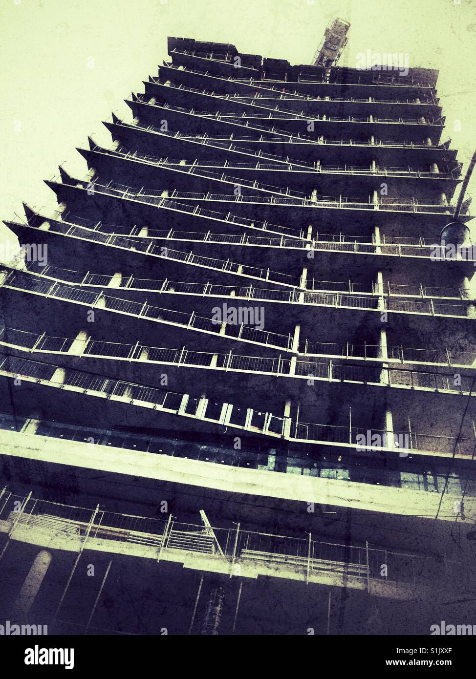 In condominio costruzione nella città. - Immagine stock catturata con smartphone