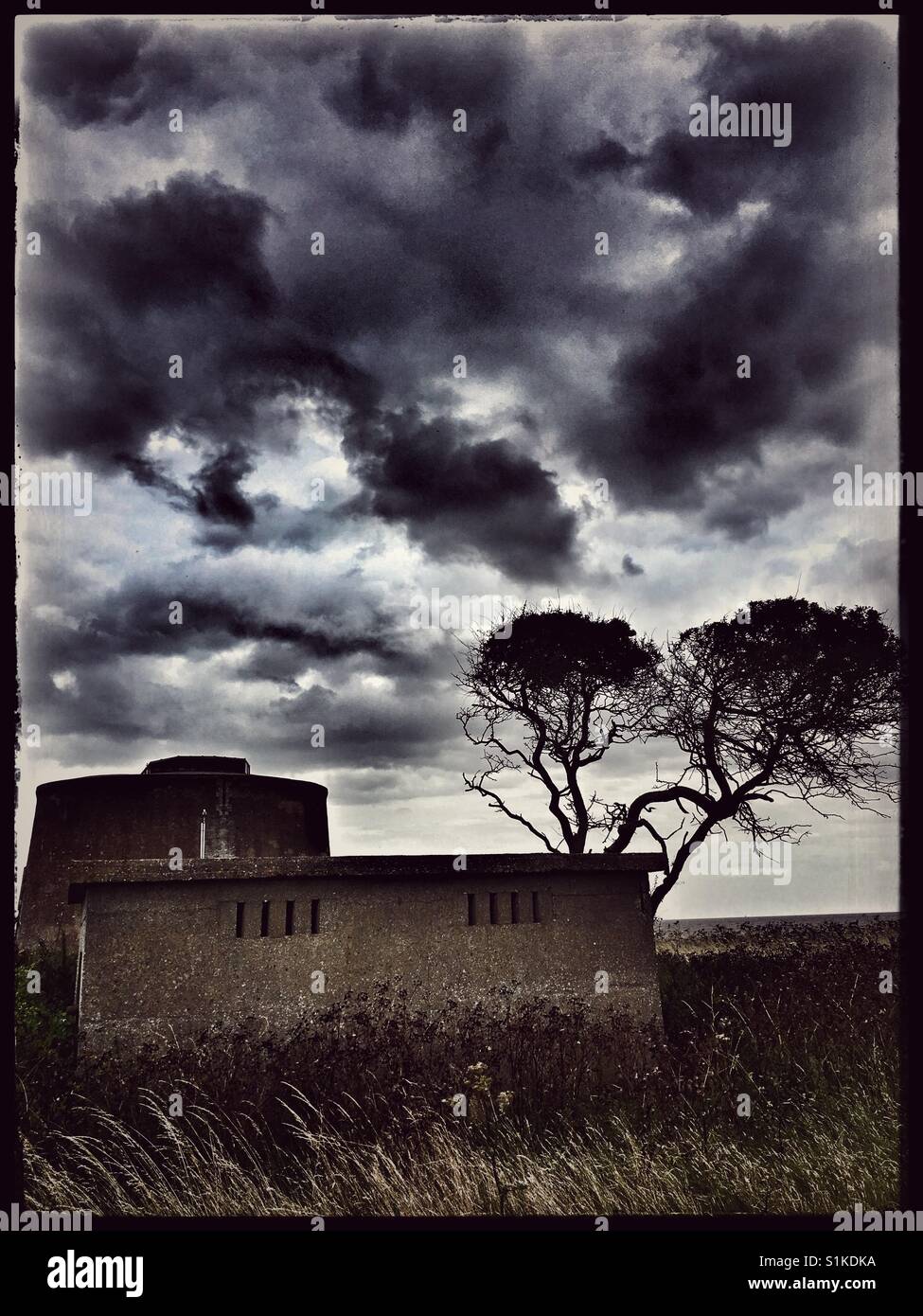 Architettura di guerra sulla costa di Suffolk. Foto Stock