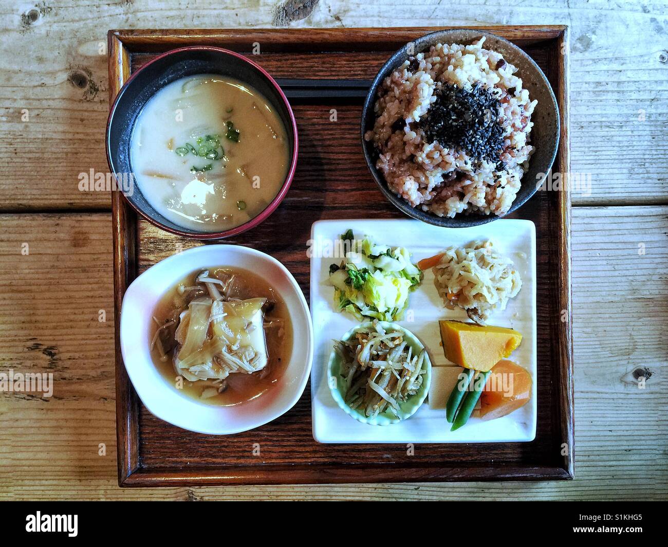 Tradizionale stile Kyoto vegane pranzo - Immagine stock catturata con smartphone
