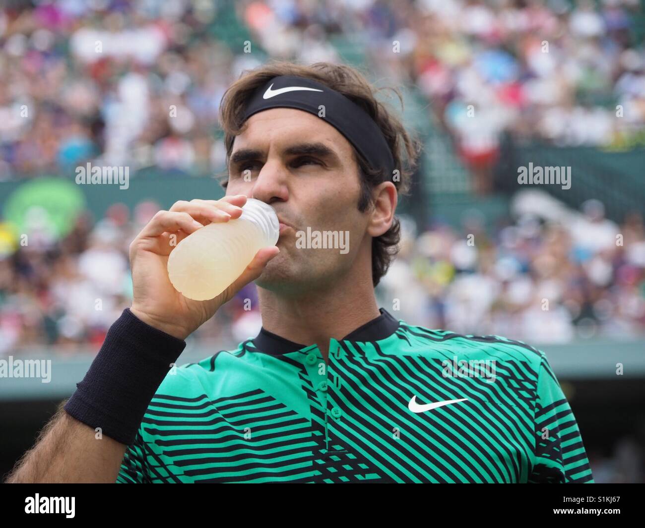 Miami, Florida - Roger Federer reidrata durante il Miami Open 2017. Foto Stock