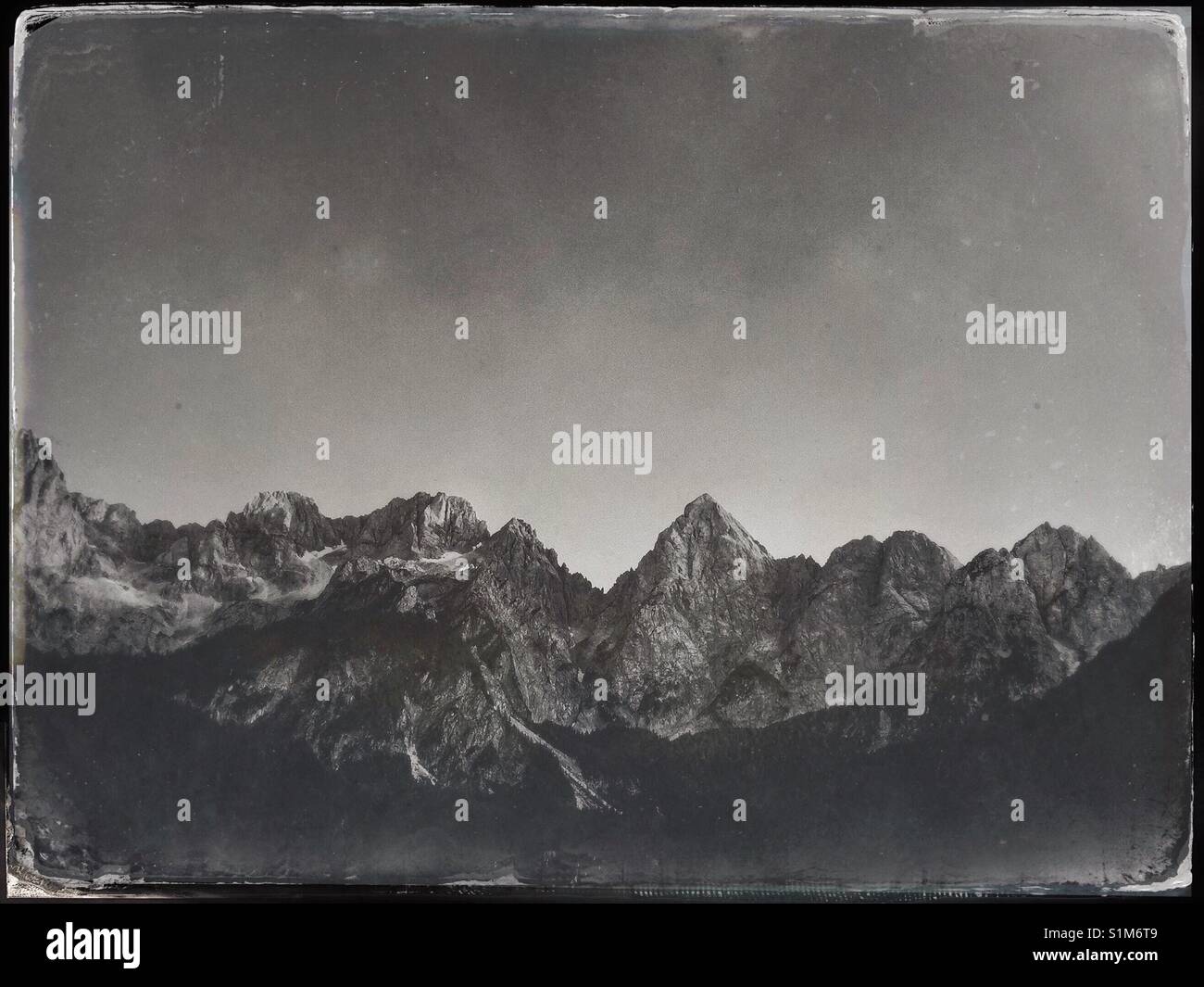 Martuljek catena montuosa delle Alpi Giulie, Slovenia - Immagine stock catturata con smartphone