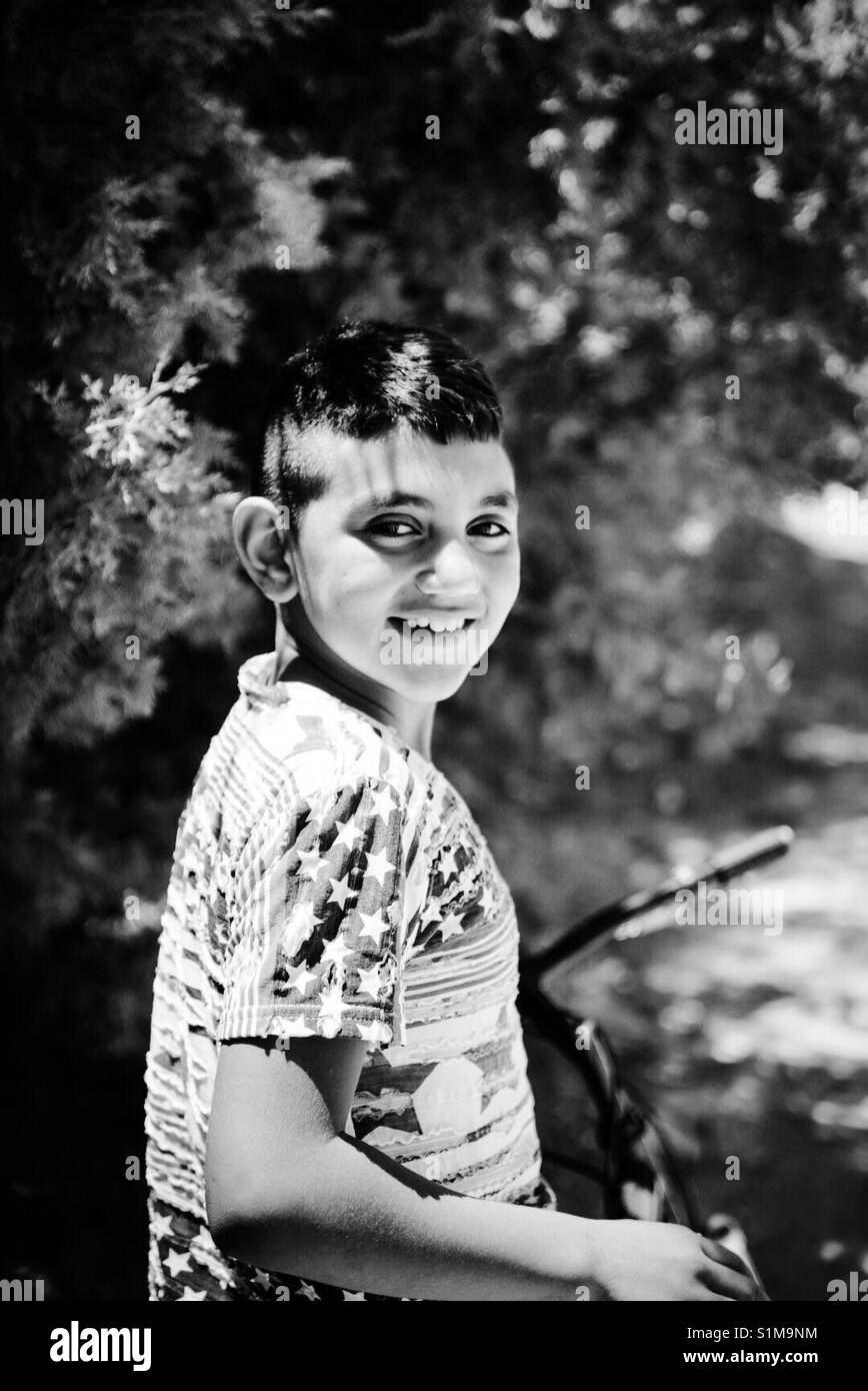 Un profugo palestinese a Betlemme, Palestina. - Immagine stock catturata con smartphone