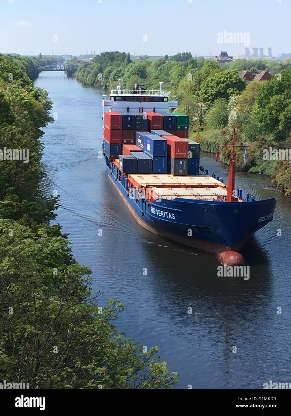 Nave da carico, RMS Veritas su Manchester Ship Canal, Warrington Regno Unito Foto Stock