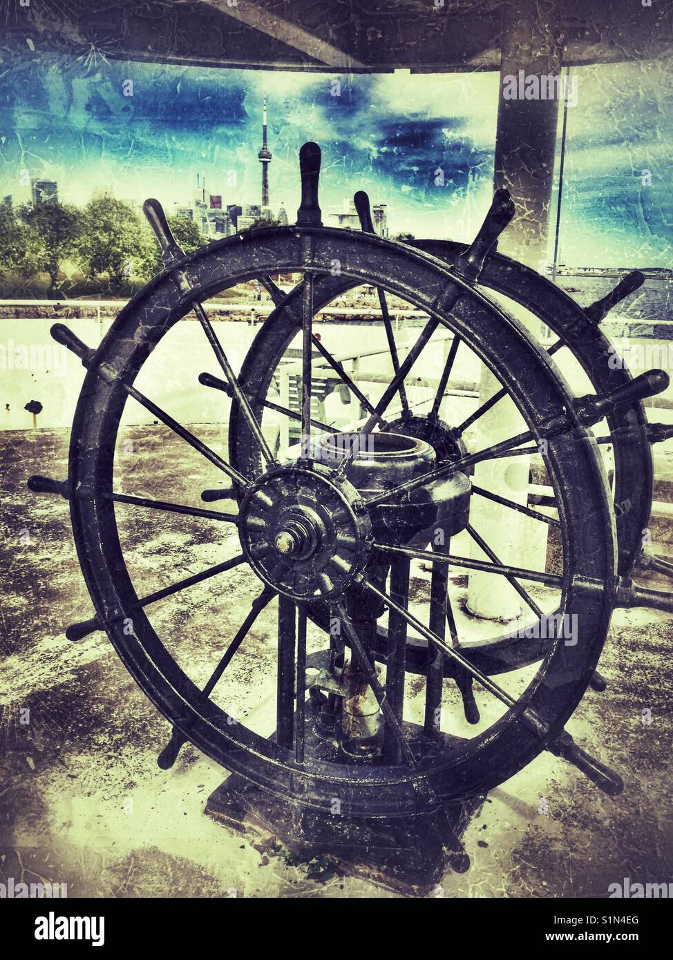 Abbandonata la nave Pier. - Immagine stock catturata con smartphone