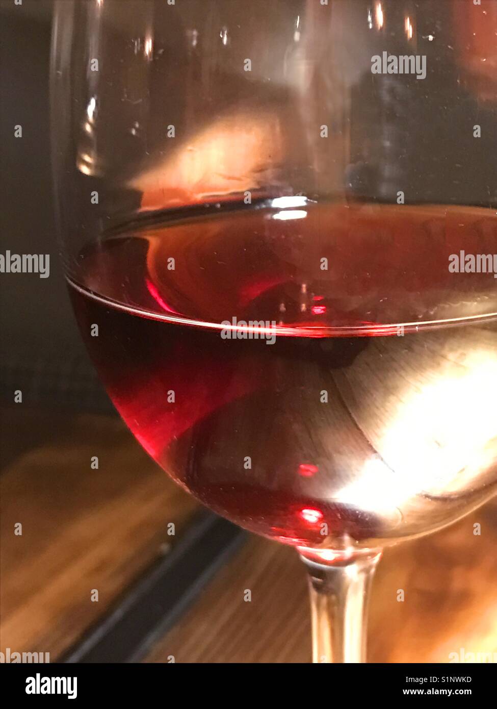 Bicchiere di vino. Chiudere la vista. Foto Stock