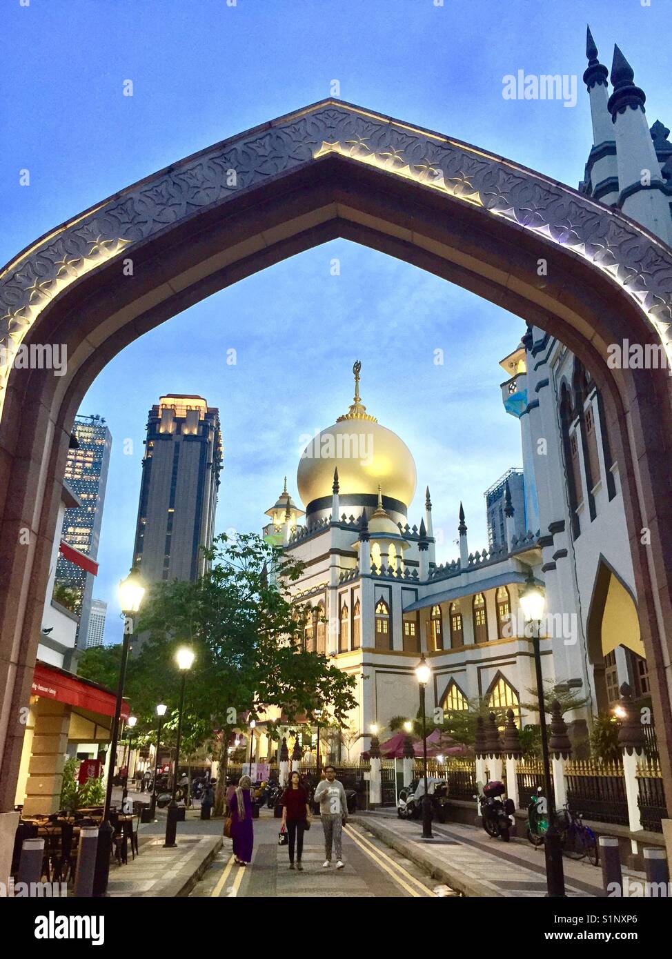 La Moschea del Sultano al crepuscolo, Singapore Foto Stock
