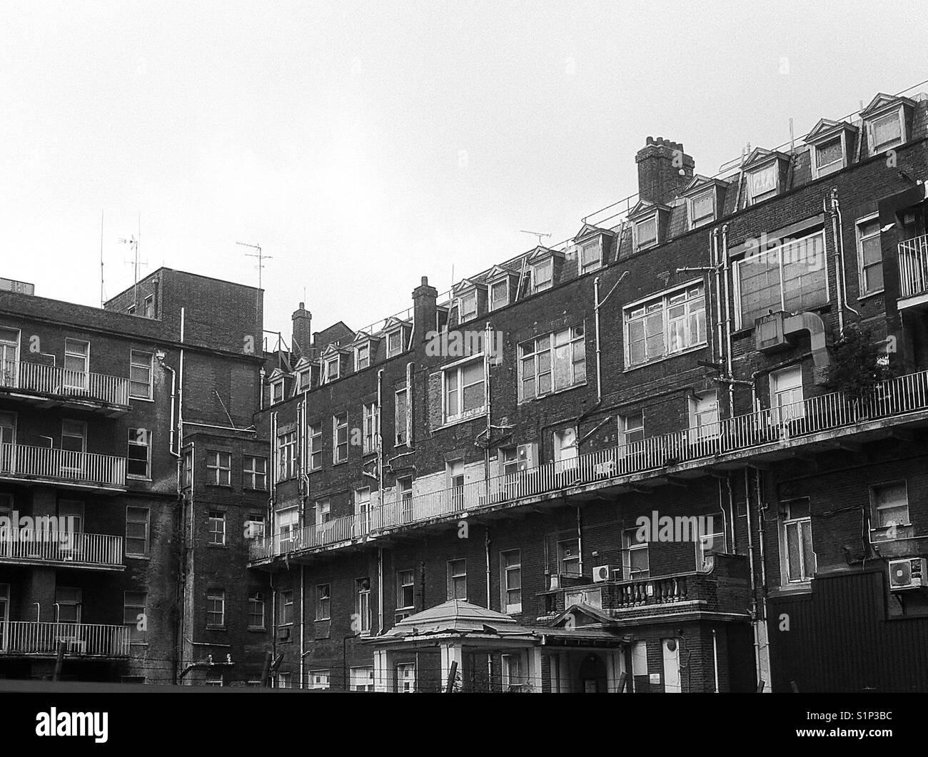 Vecchio reparti chiusi a Whitechapel Hospital di Londra estremità est Foto Stock