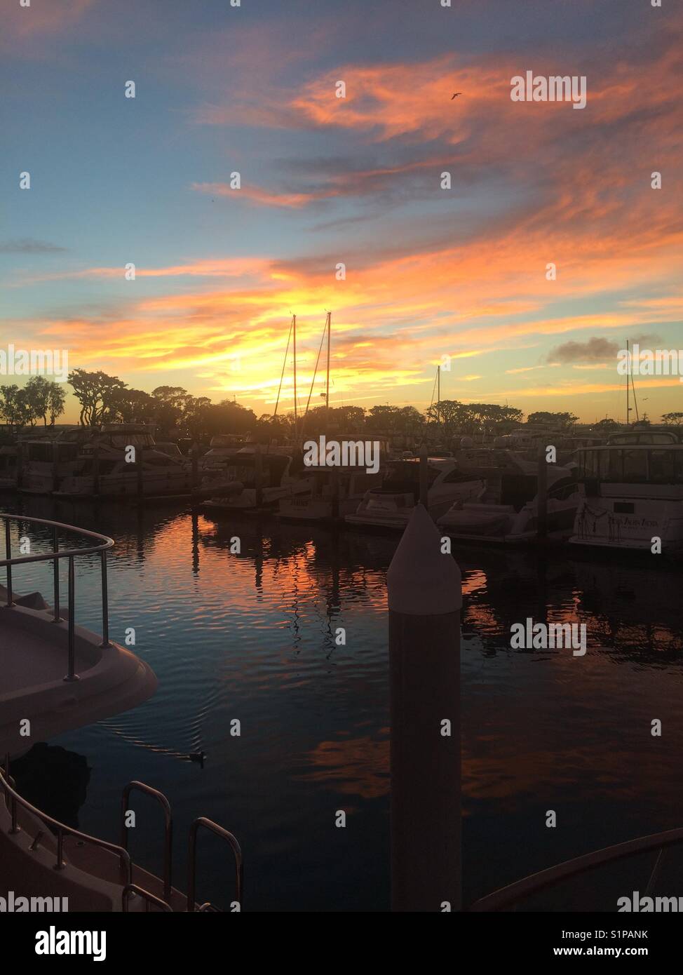 Colorato tramonto sulla baia di San Diego Foto Stock