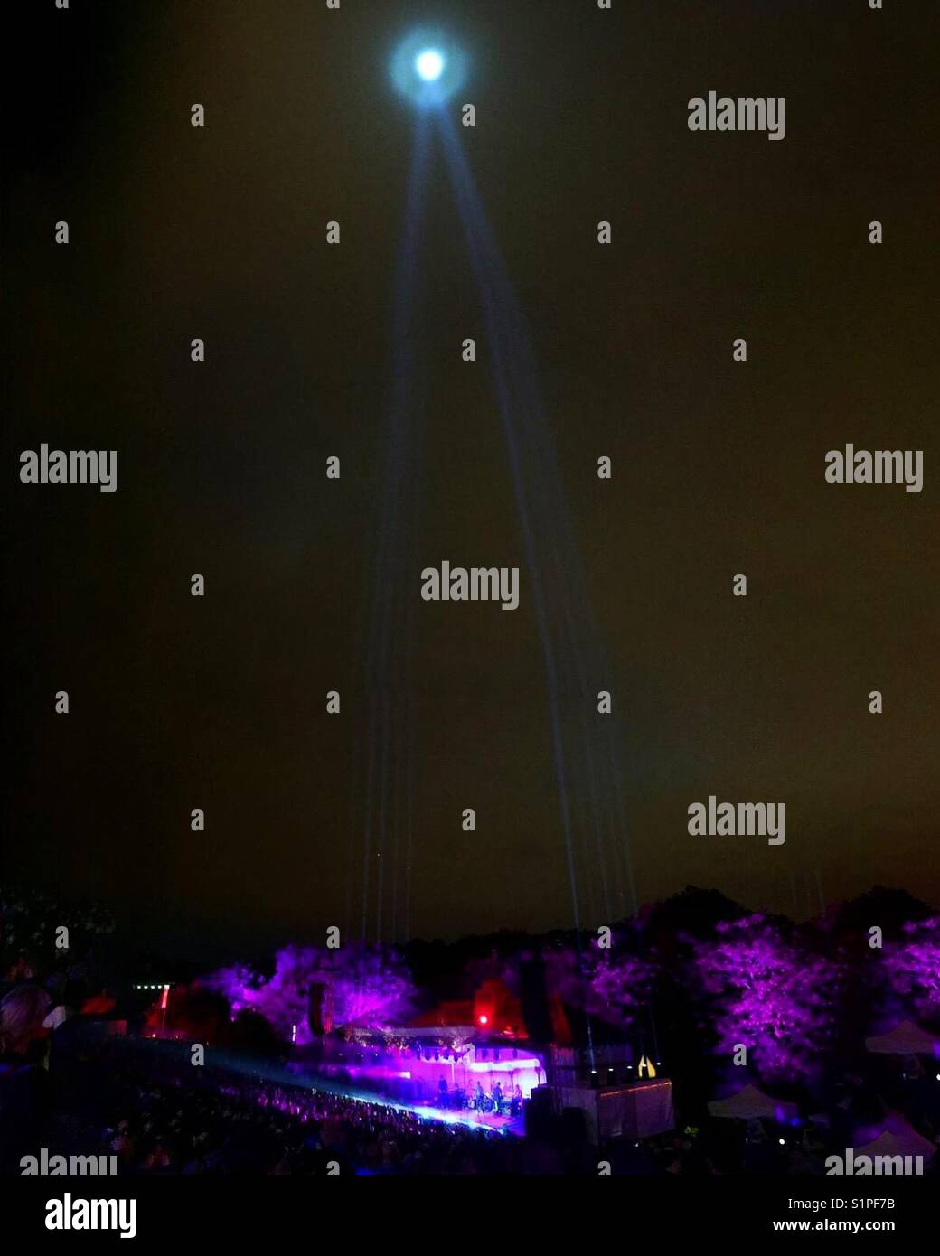 Kelvingrove Bandstand, Glasgow - un popolare aria aperta music venue, preso in serata durante il Glasgow sessioni d'estate Festival. Foto Stock