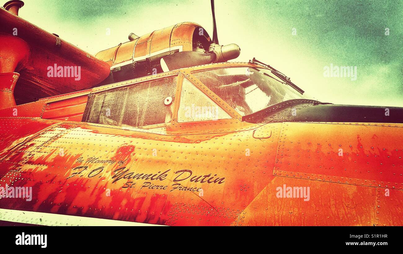 Canso acqua piano bombardiere un memoriale di firefighter Yannick Dutin ucciso combattendo contro un incendio di foresta nel 1967, St Anthony, Terranova, Canada Foto Stock