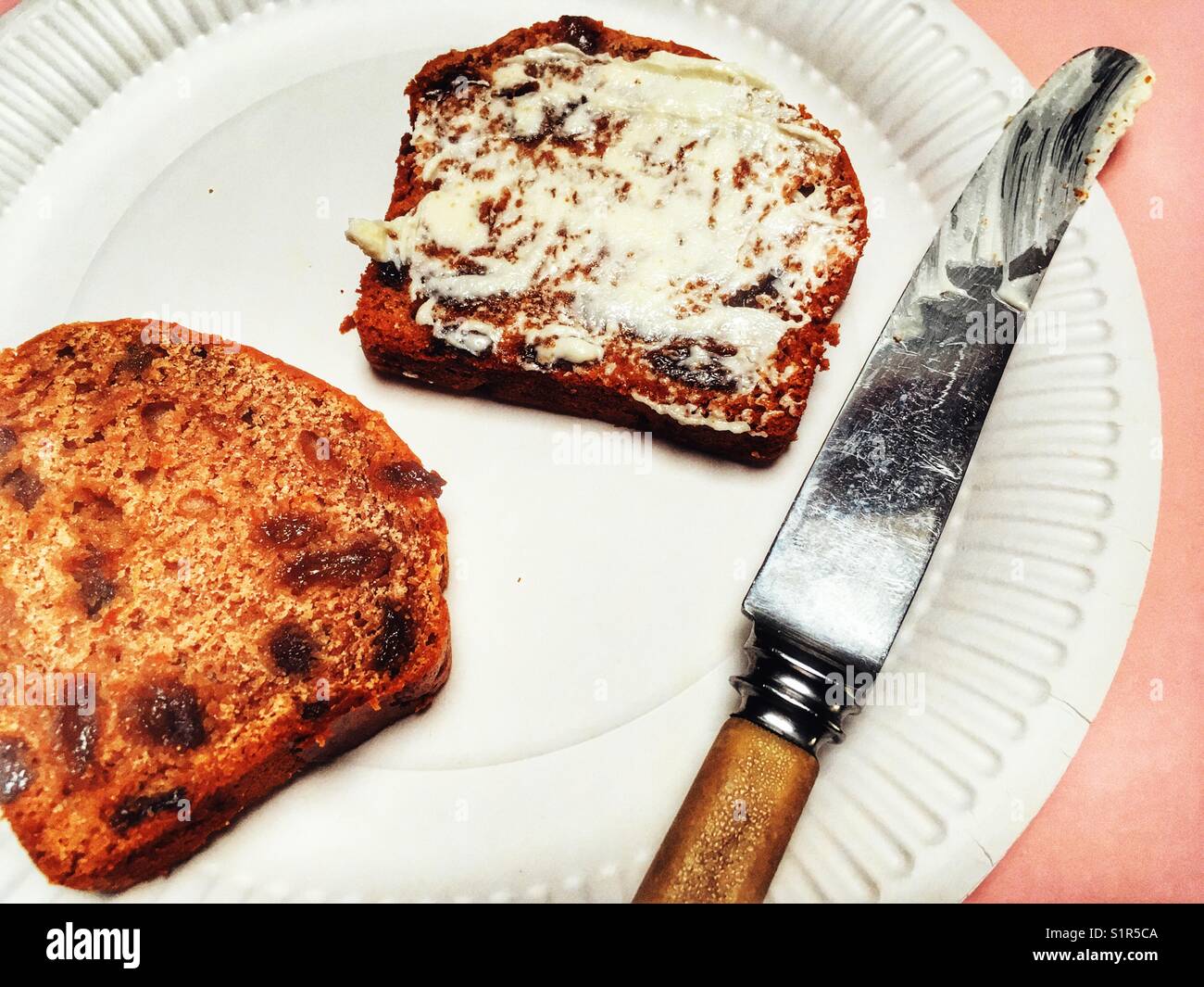 In casa di frutta torta di pane - Immagine stock catturata con smartphone