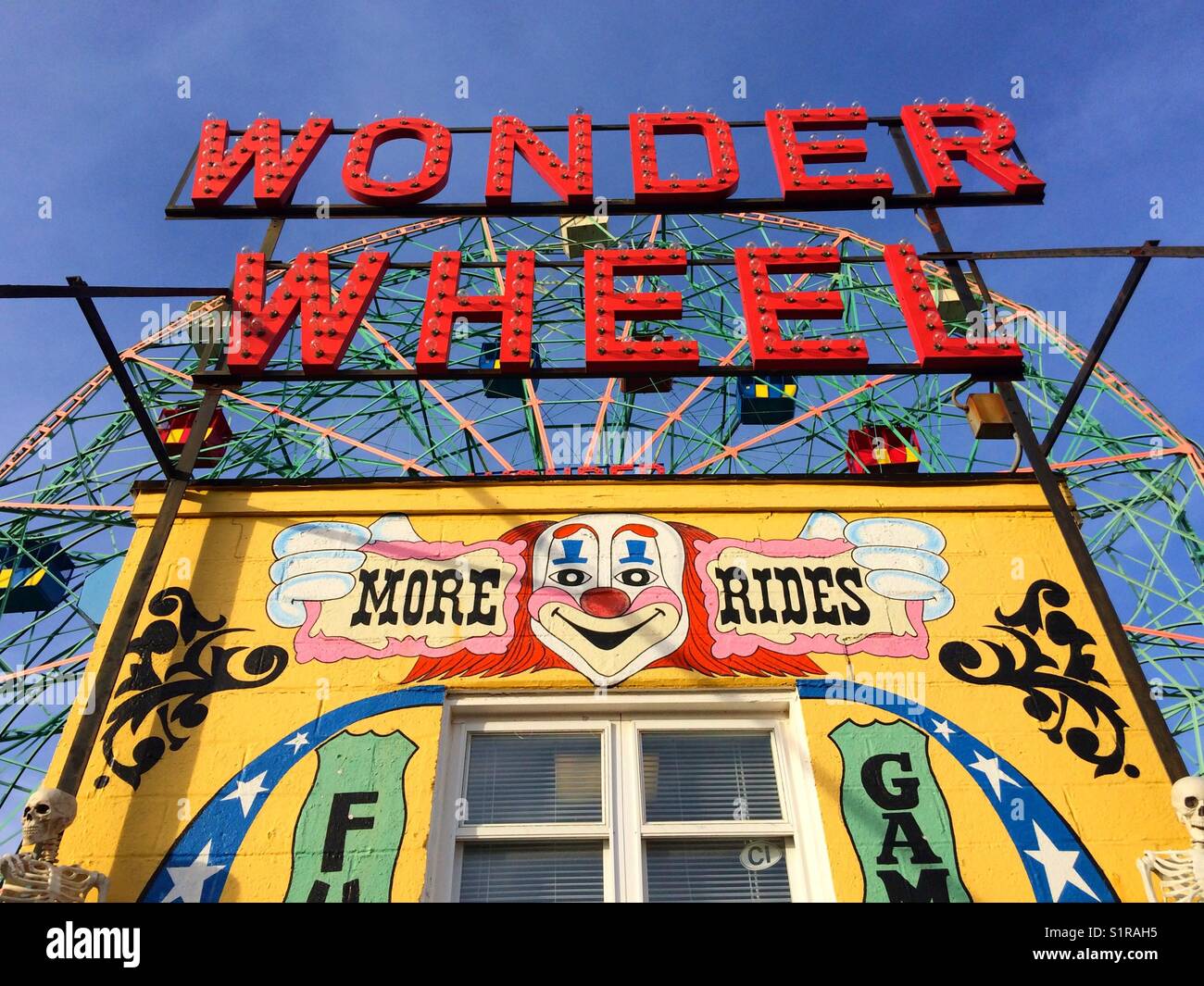 Deno meraviglia dell'feris ruota a ruota, Coney Island, Brooklyn, New York, Stati Uniti d'America. Foto Stock