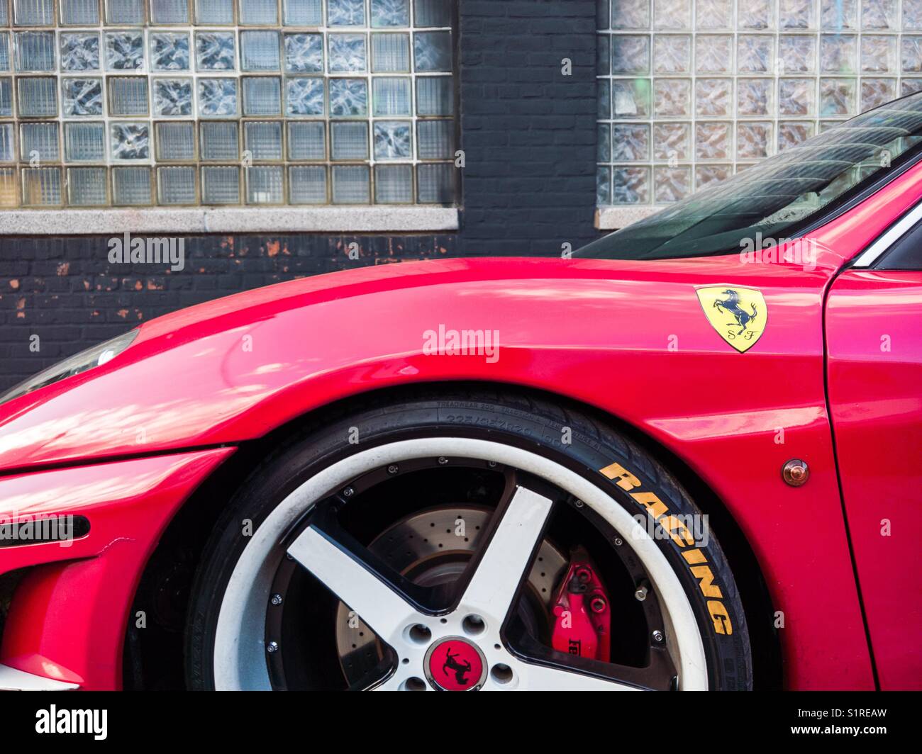 Ferrari F430 dettaglio anteriore - Immagine stock catturata con smartphone