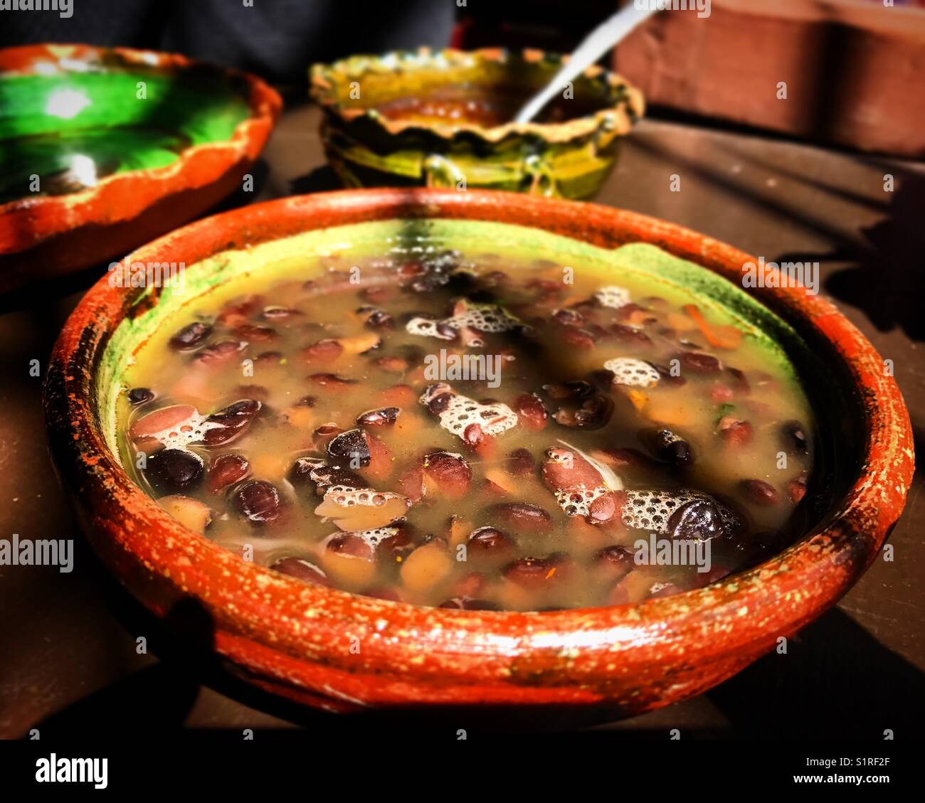 I fagioli neri in Maria y su Bici ristorante a Queretaro, Messico - Immagine stock catturata con smartphone