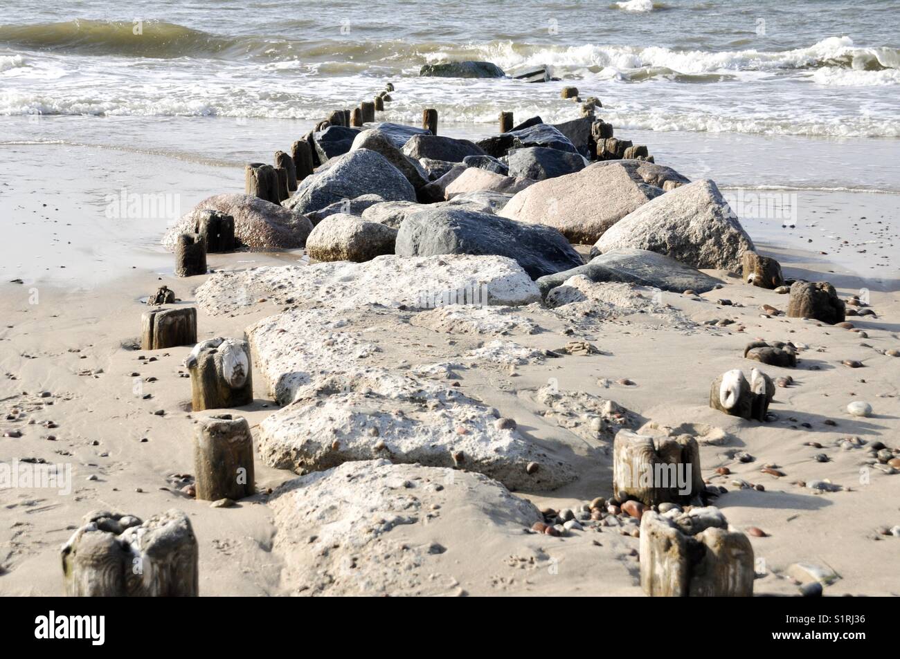 Percorso di pietra sul mare Foto Stock