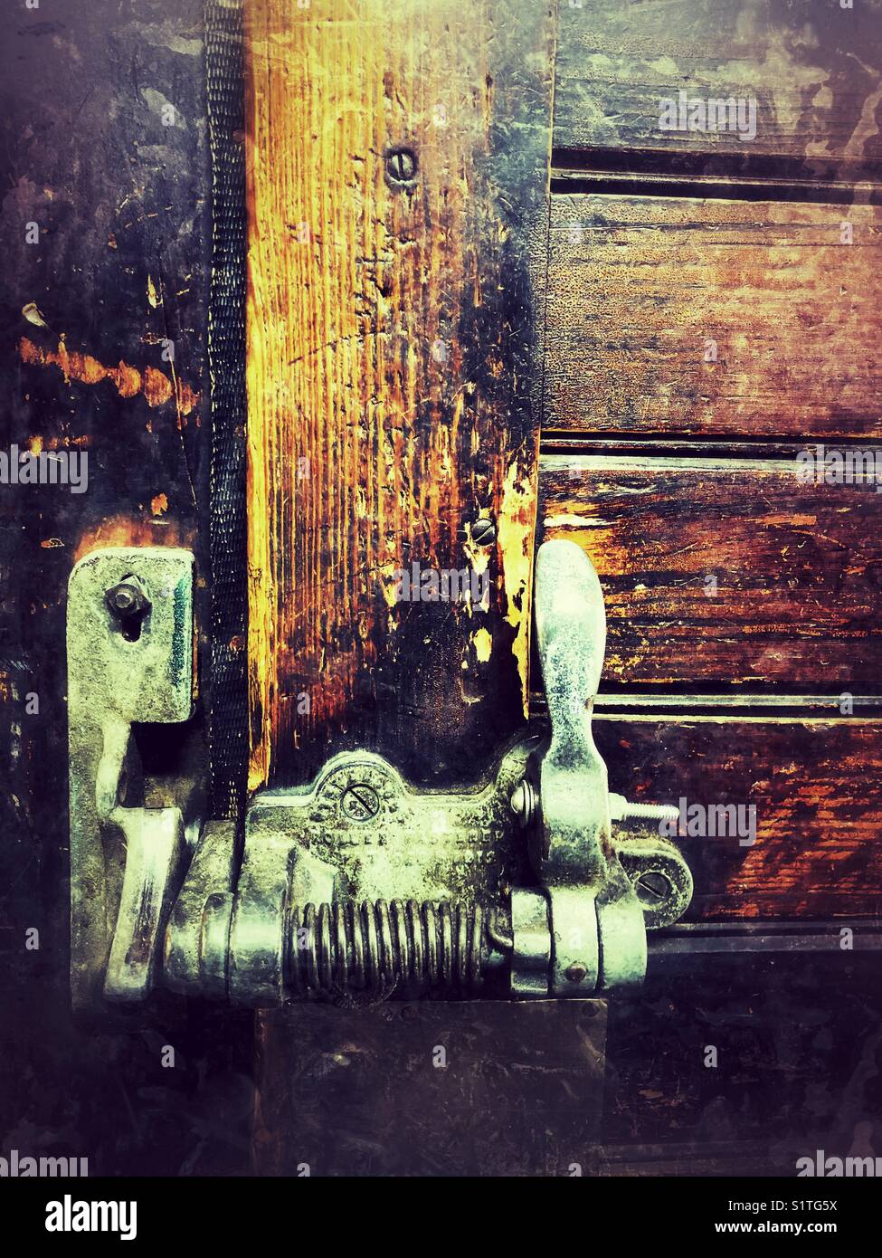 Vecchia serratura della porta su un edificio nel mercato orientale, Detroit Foto Stock